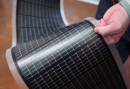 Российские ученые представили гибкие солнечные панели
